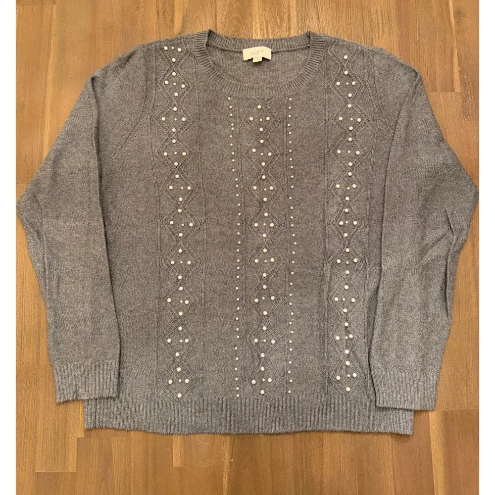 LOFT Outlet Women's‎ Gray Pearl Embellished Crew Neck Sweater Size L